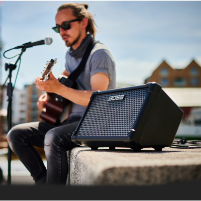 Boss Battery-Powered Stereo Amplifier CUBE STREET II