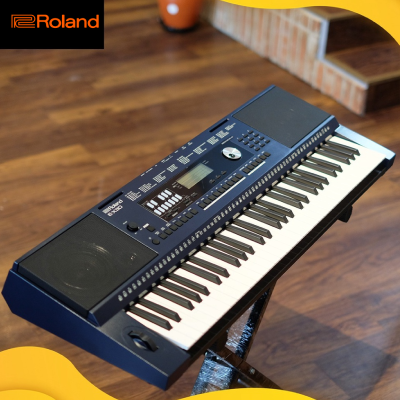 ROLAND E-X30 Arranger Keyboard