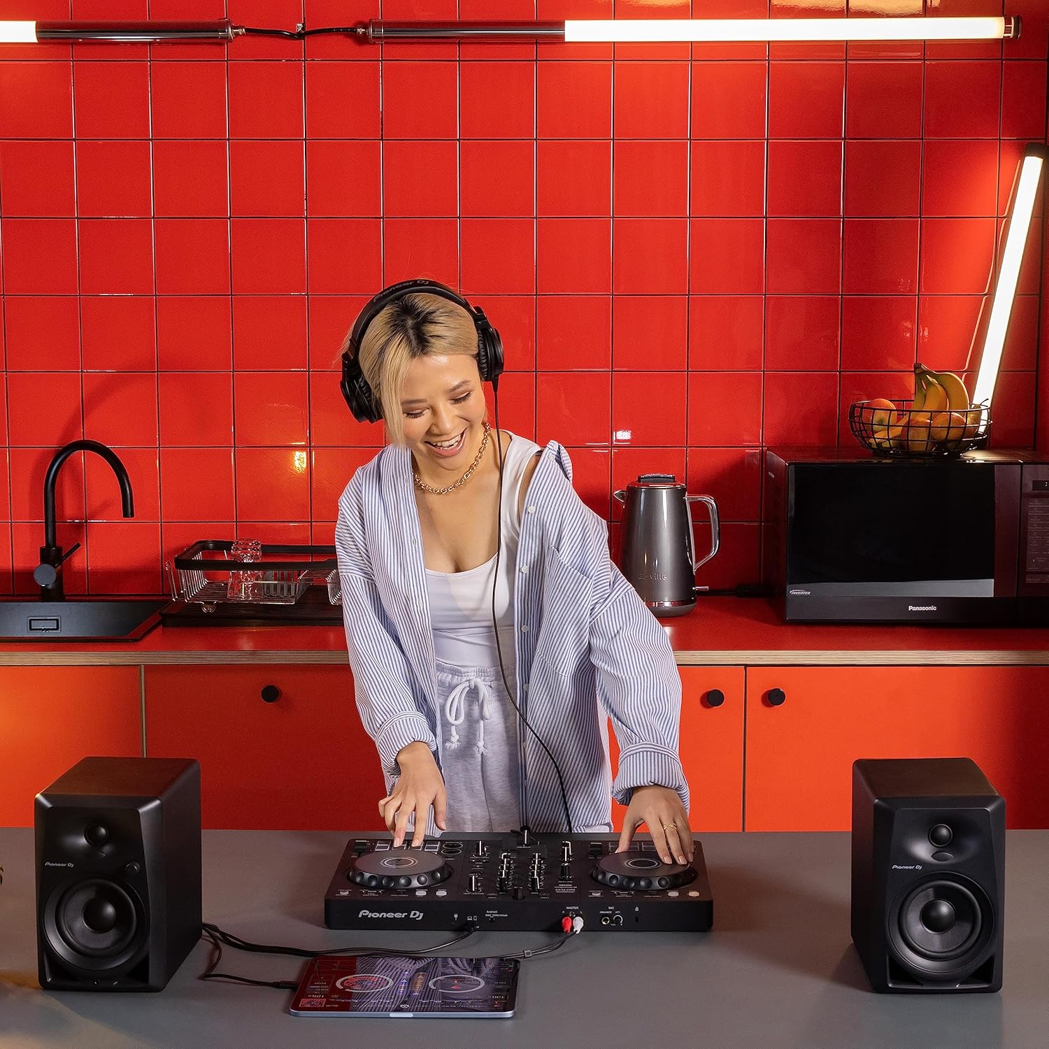 Start Your DJ Journey: Why adawliah is the Best Place to Buy the Pioneer DJ DDJ-FLX4 in Dubai
